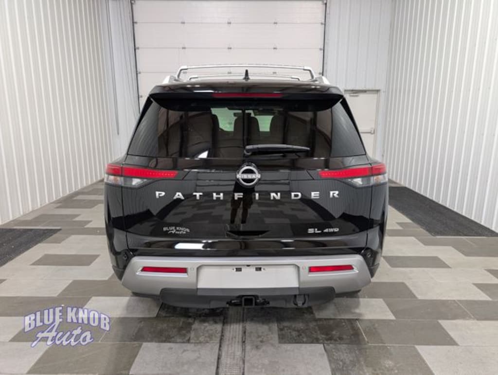 Used 2023 Nissan Pathfinder SL SUV