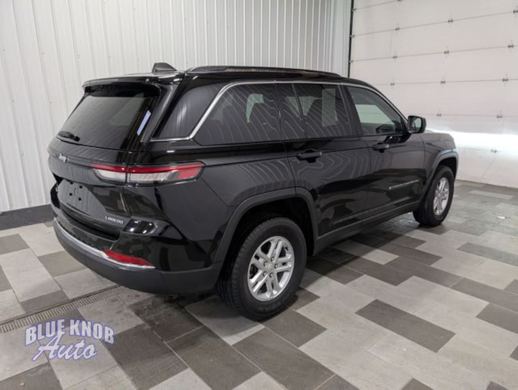 Used 2023 Jeep Grand Cherokee Laredo SUV