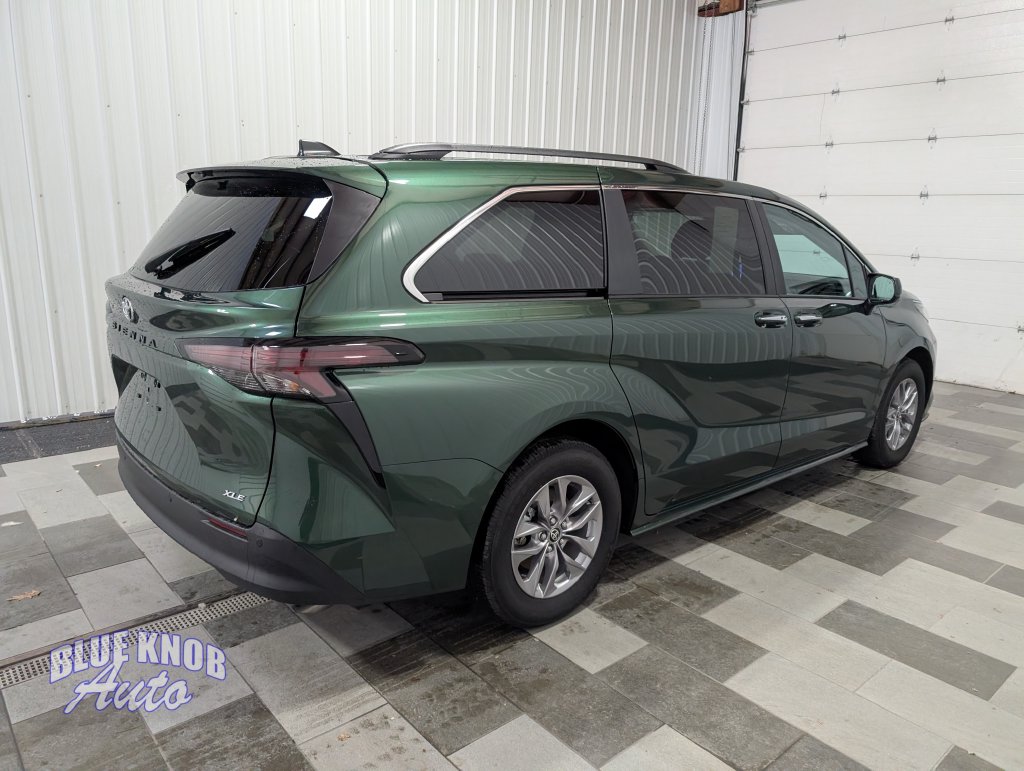 Used 2026 Toyota Sienna XLE Minivan/Van