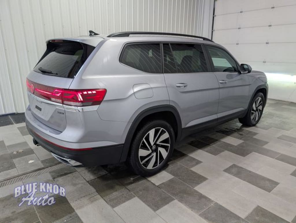 Used 2025 Volkswagen Atlas 2.0T SE w/Technology SUV