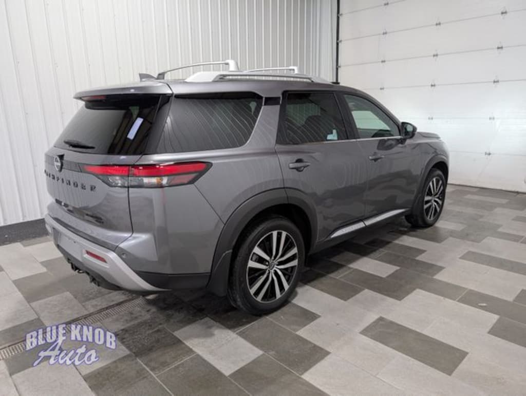 Used 2025 Nissan Pathfinder Platinum SUV