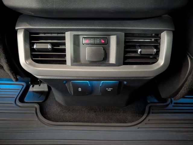 2023 Ford F-150 Lariat - Photo 11