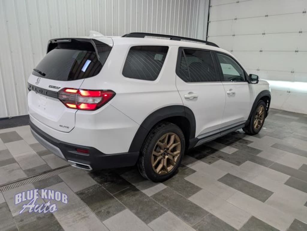 Used 2023 Honda Pilot Elite SUV
