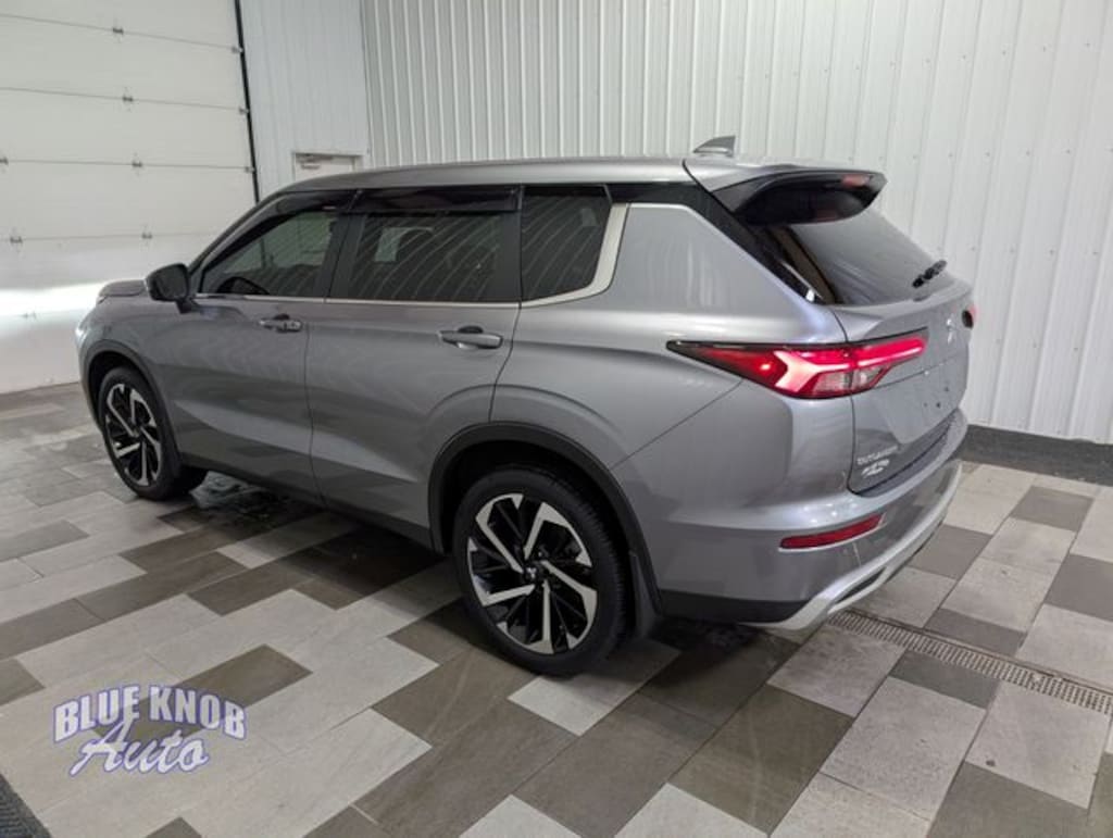 Used 2024 Mitsubishi Outlander SE SUV
