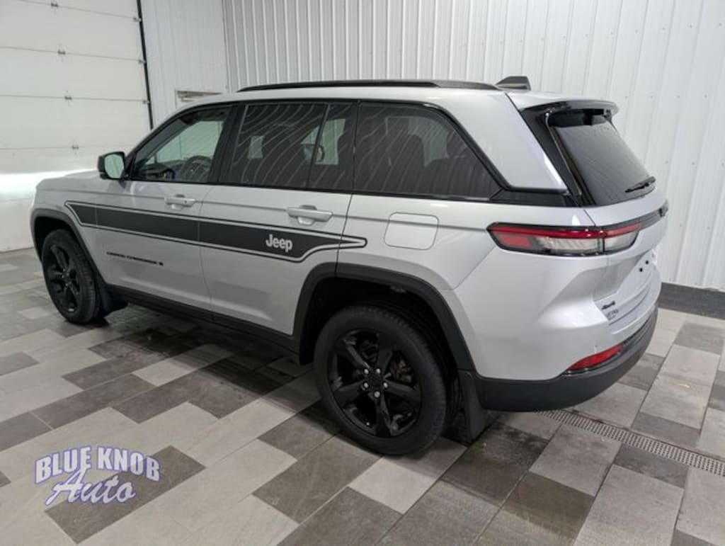 Used 2023 Jeep Grand Cherokee Limited SUV