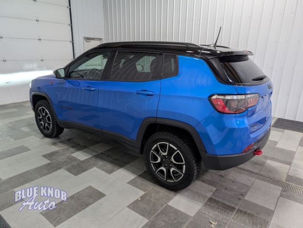 Used 2025 Jeep Compass Trailhawk SUV