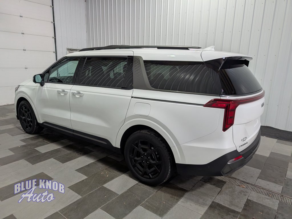 Used 2025 Kia Carnival Hybrid SX Minivan/Van