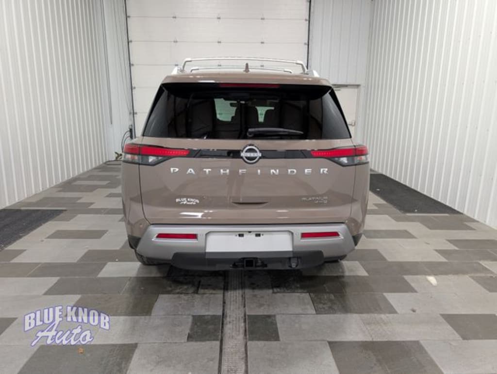 Used 2025 Nissan Pathfinder Platinum SUV