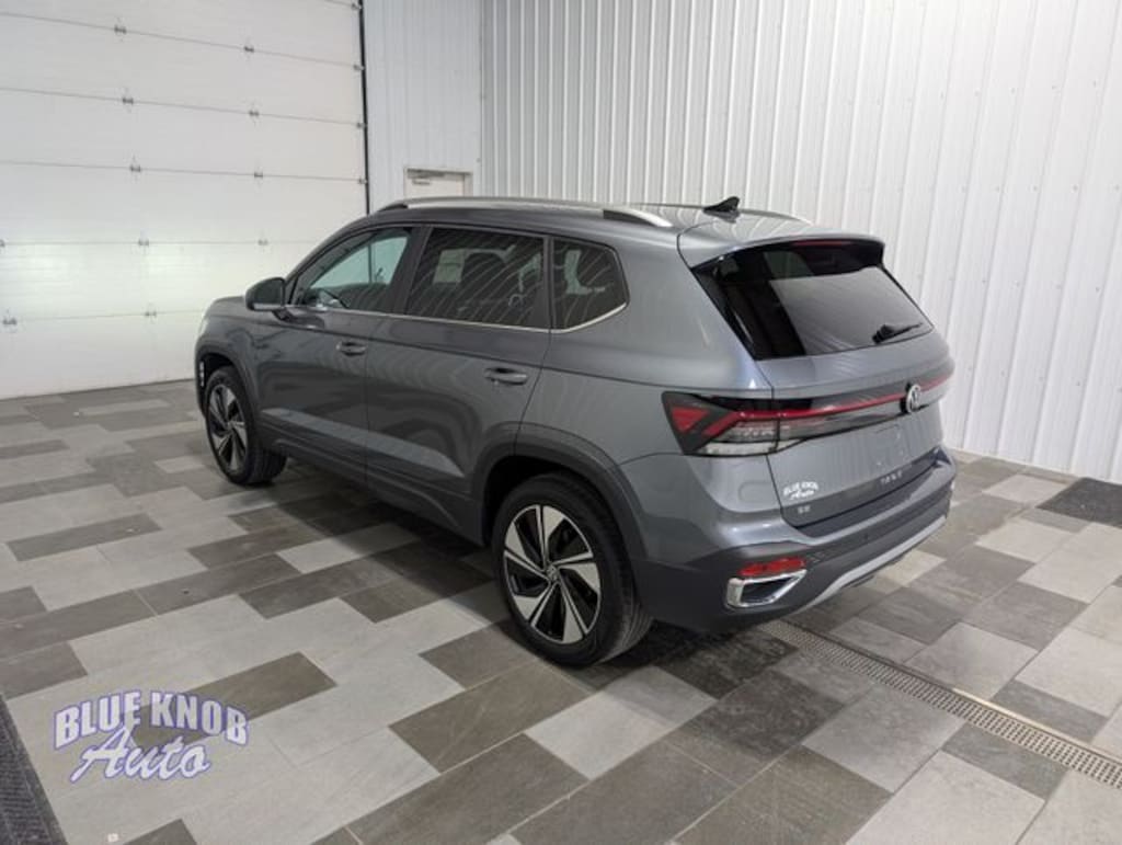 Used 2025 Volkswagen Taos 1.5T SE SUV