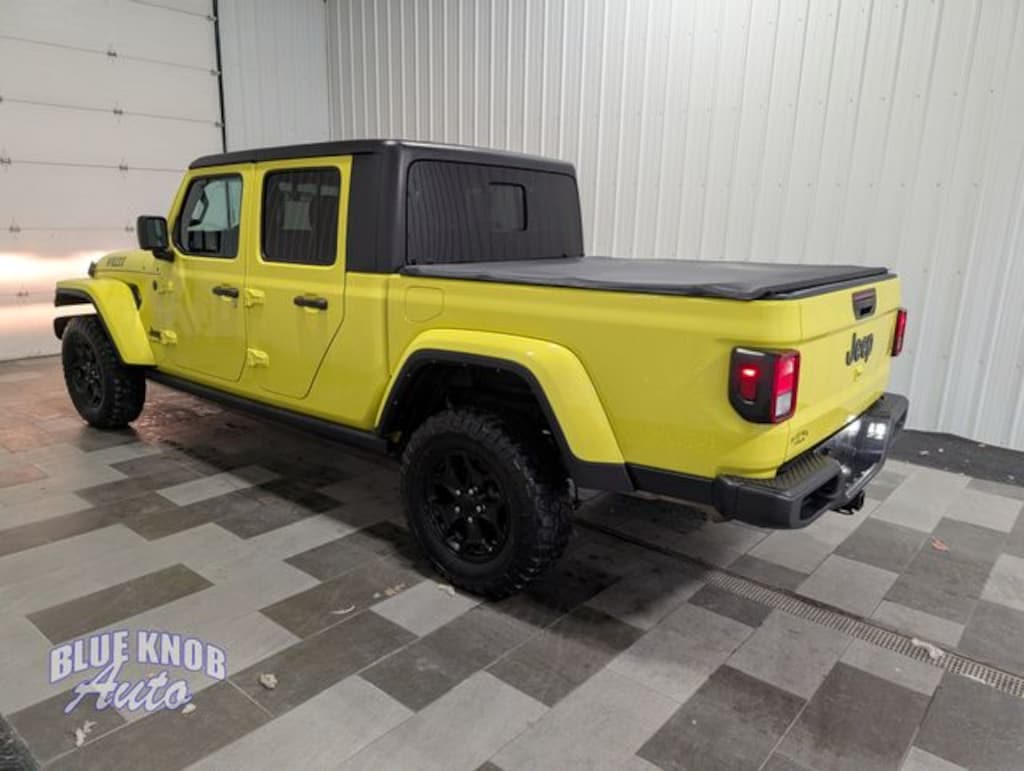 Used 2023 Jeep Gladiator Willys Truck