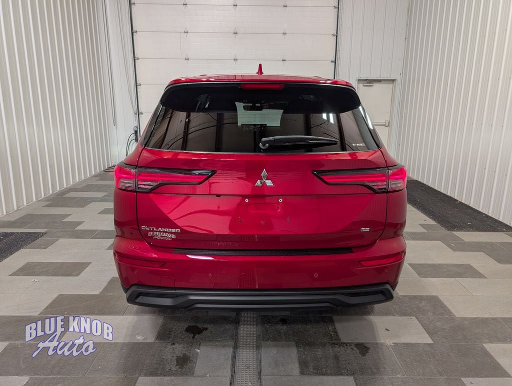 Used 2025 Mitsubishi Outlander SE SUV