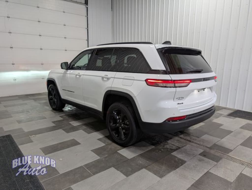 Used 2023 Jeep Grand Cherokee Altitude X SUV