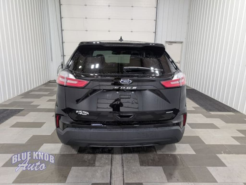 Used 2024 Ford Edge SE SUV