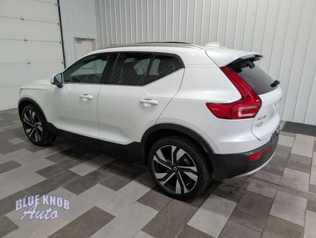 Used 2023 Volvo XC40 B5 Plus Bright Theme SUV