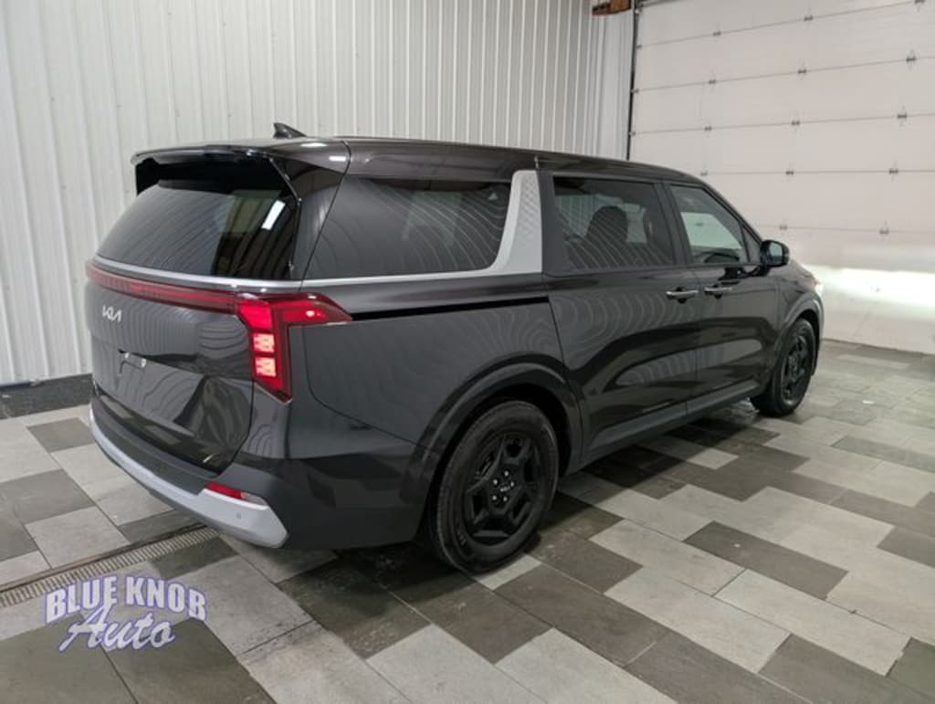 Used 2026 Kia Carnival LXS Minivan/Van