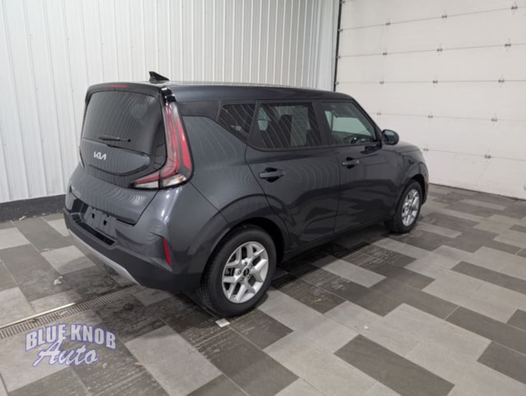 Used 2025 Kia Soul LX Hatchback