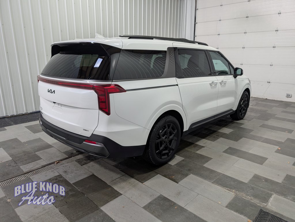 Used 2025 Kia Carnival Hybrid SX Minivan/Van