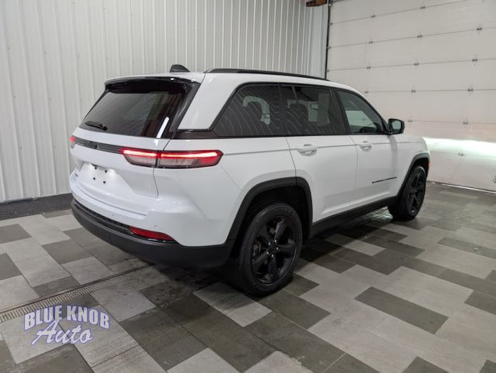 Used 2023 Jeep Grand Cherokee Altitude X SUV