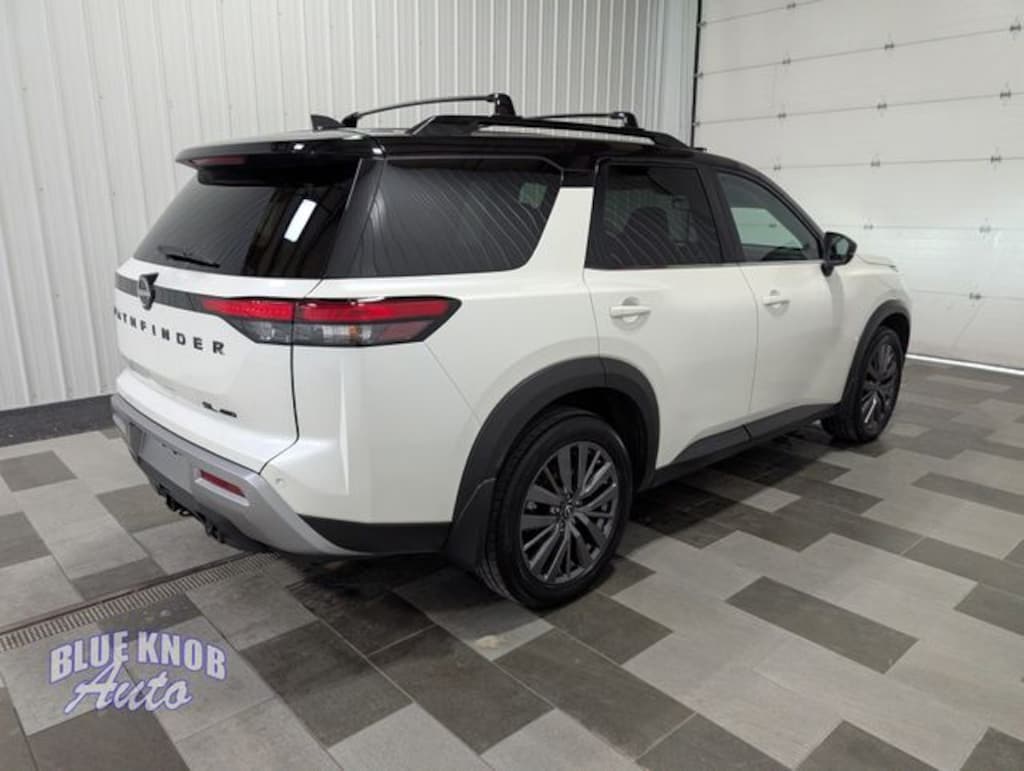 Used 2024 Nissan Pathfinder SL SUV