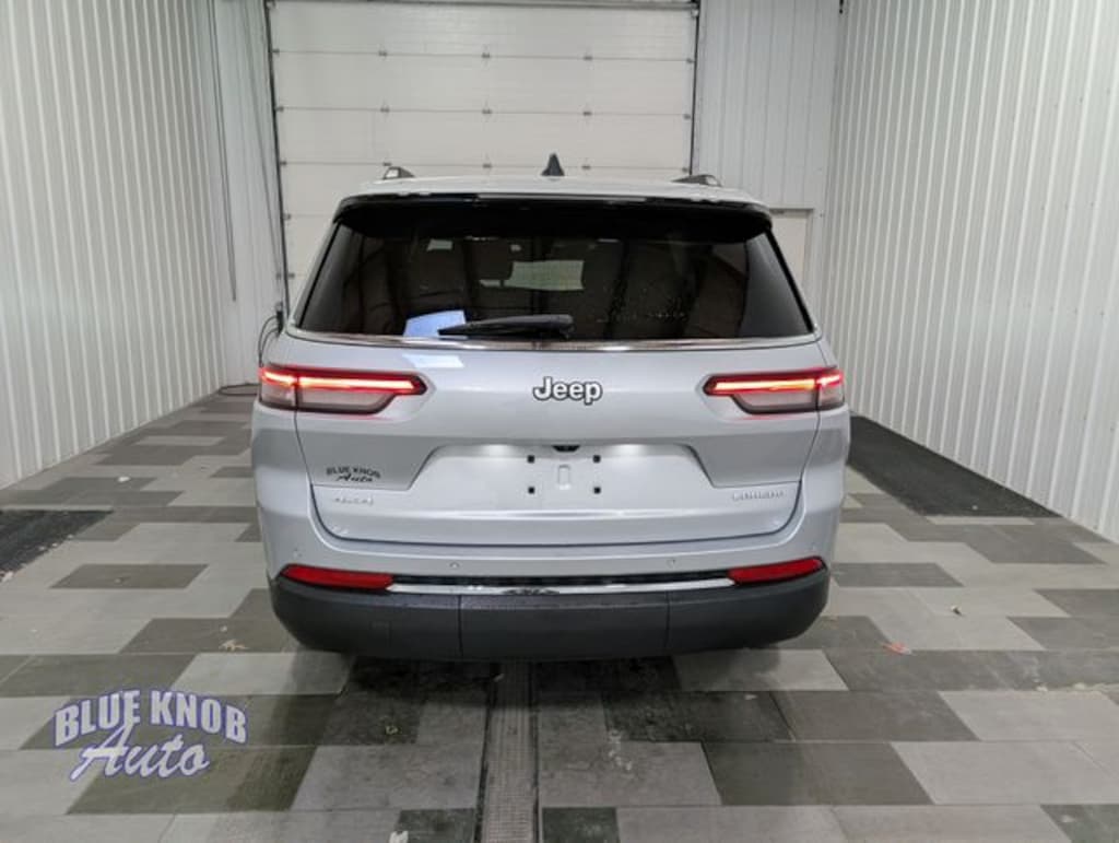 Used 2024 Jeep Grand Cherokee L Laredo SUV