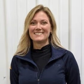 Staff member Lisa Jones from ID_9e4971