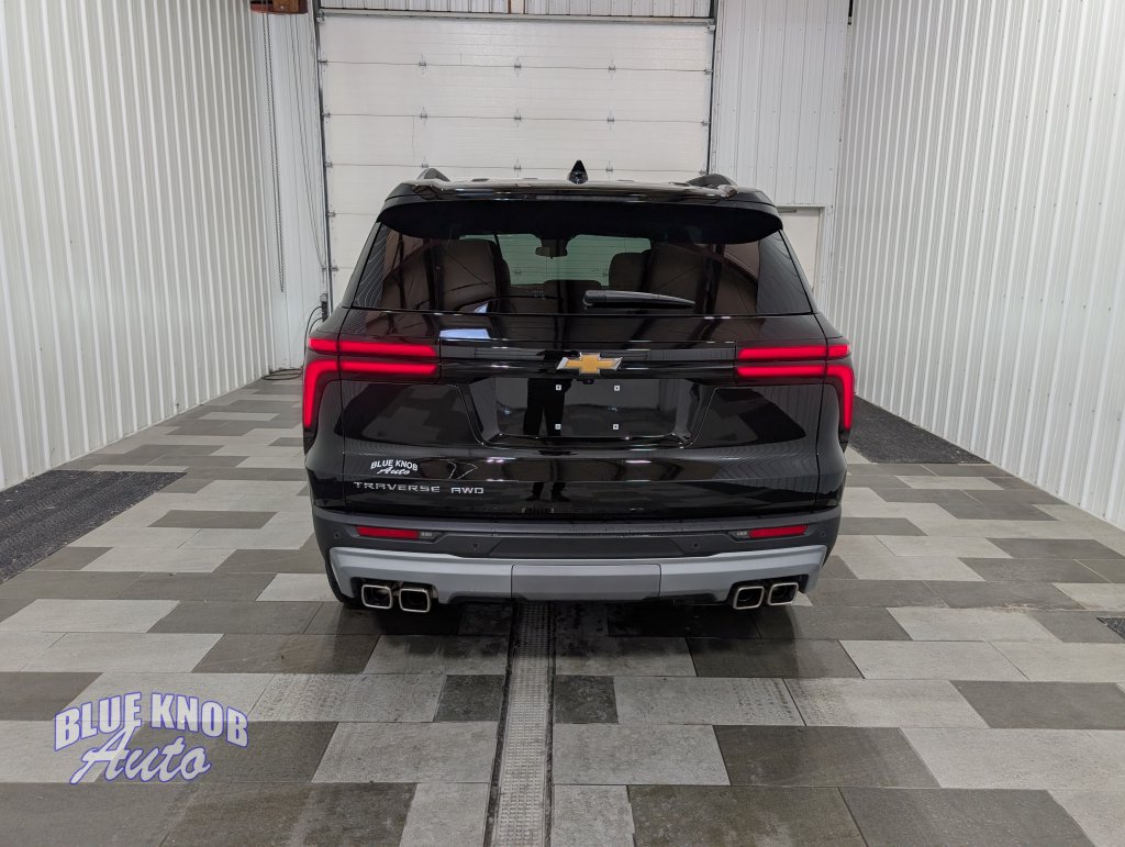 Used 2026 Chevrolet Traverse LT SUV