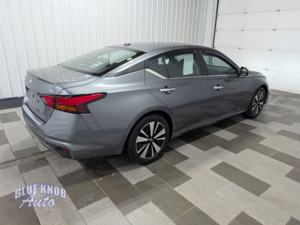 Used 2022 Nissan Altima 2.5 SV Sedan