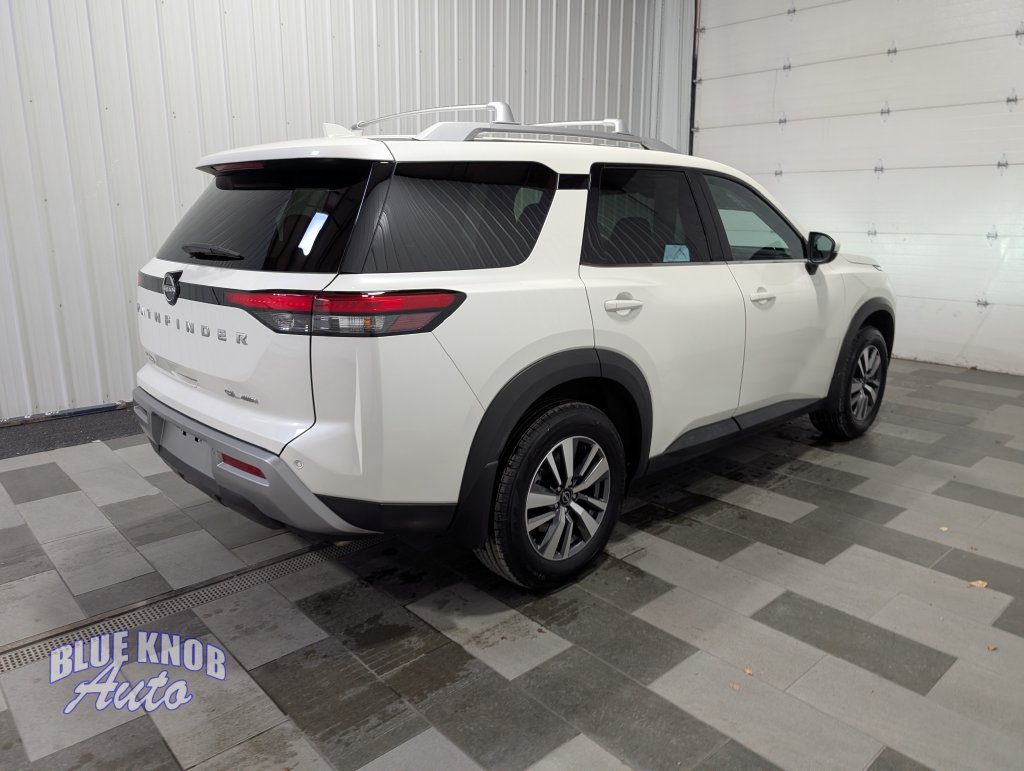 Used 2024 Nissan Pathfinder SL SUV