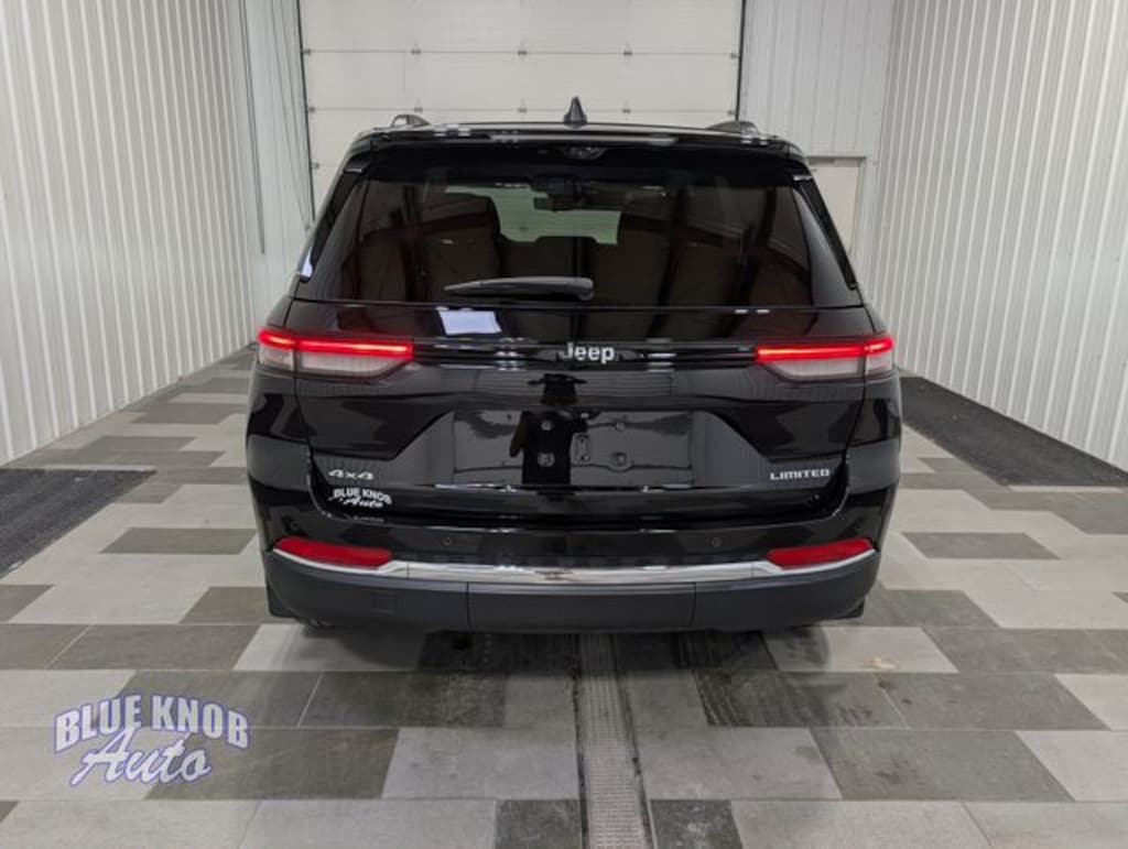 Used 2023 Jeep Grand Cherokee Limited SUV
