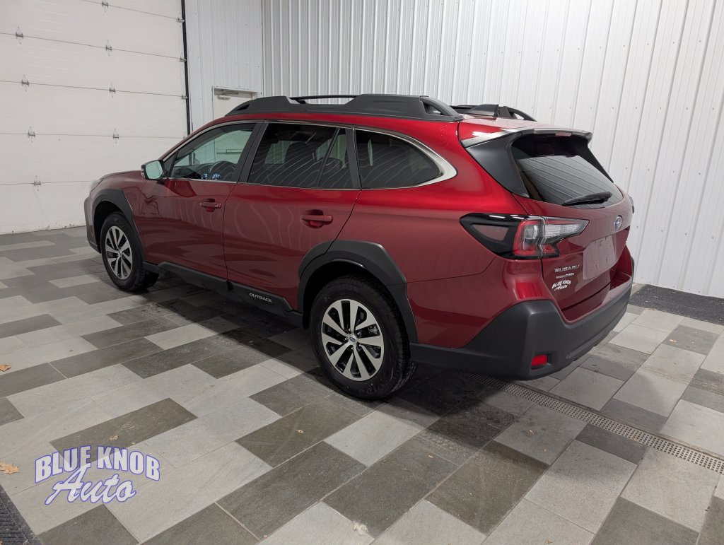 Used 2025 Subaru Outback Premium SUV