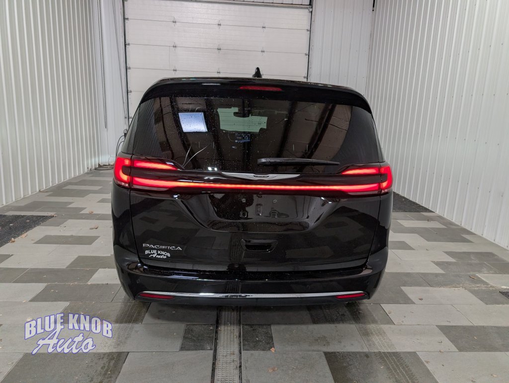 Used 2026 Chrysler Pacifica Select Minivan/Van