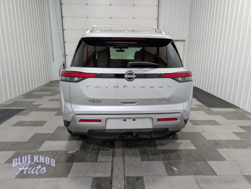 Used 2023 Nissan Pathfinder Platinum SUV