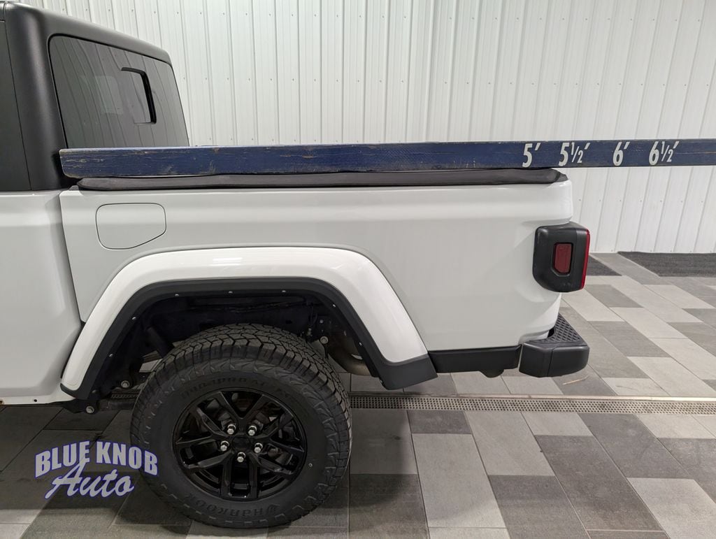 Used 2022 Jeep Gladiator Sport Truck