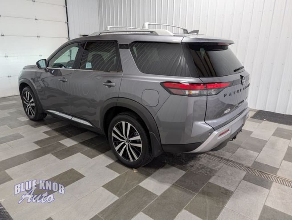 Used 2025 Nissan Pathfinder Platinum SUV