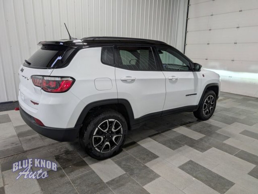 Used 2025 Jeep Compass Trailhawk SUV