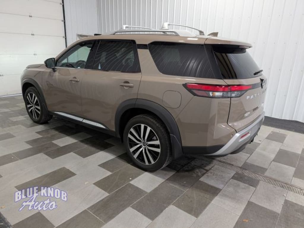 Used 2025 Nissan Pathfinder Platinum SUV