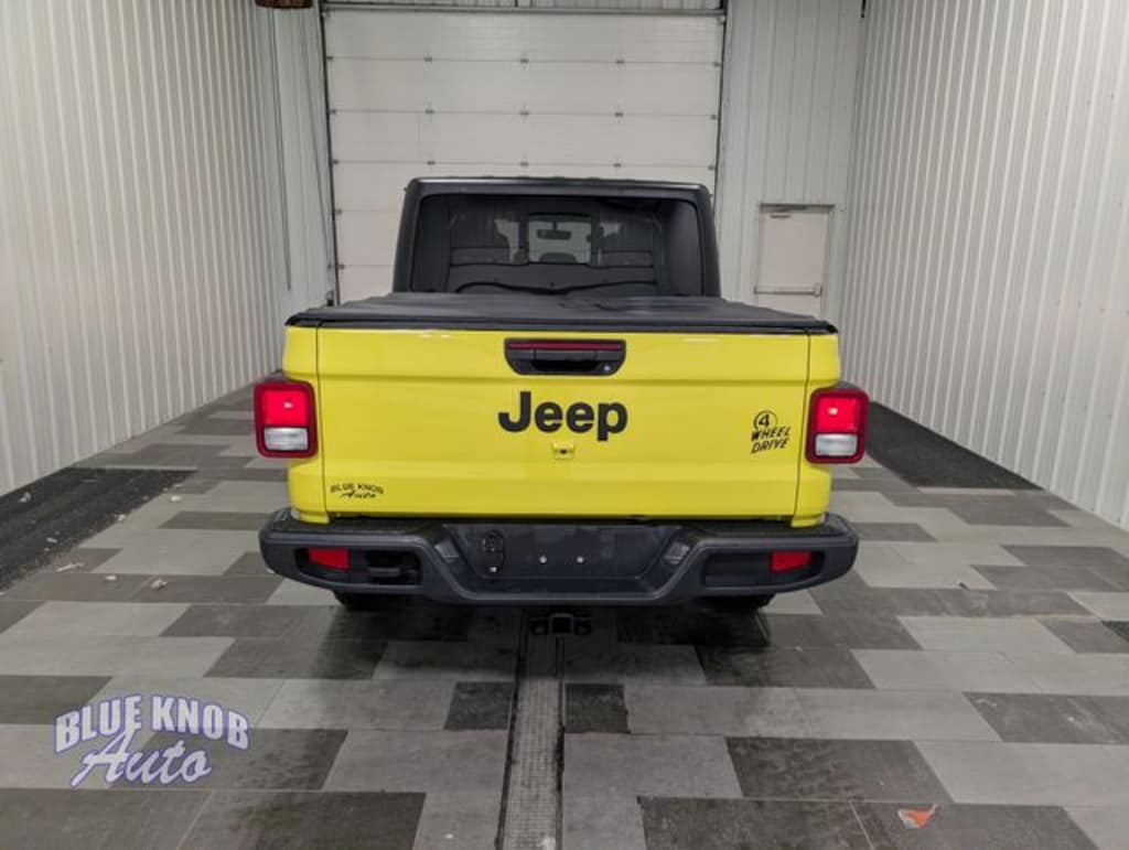 Used 2023 Jeep Gladiator Willys Truck