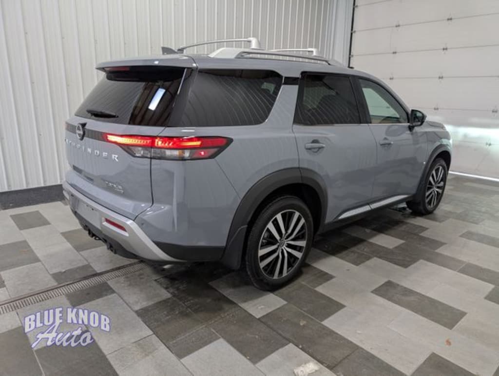 Used 2025 Nissan Pathfinder Platinum SUV