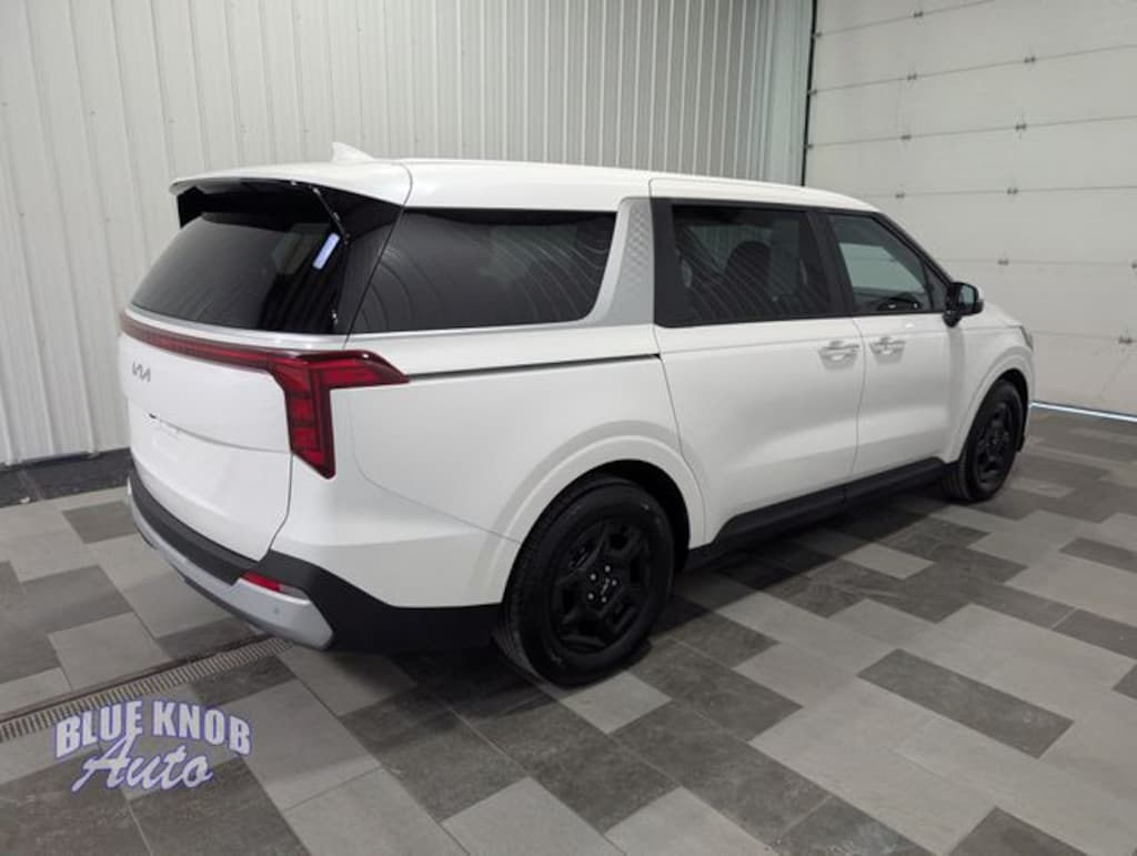 Used 2026 Kia Carnival LXS Minivan/Van