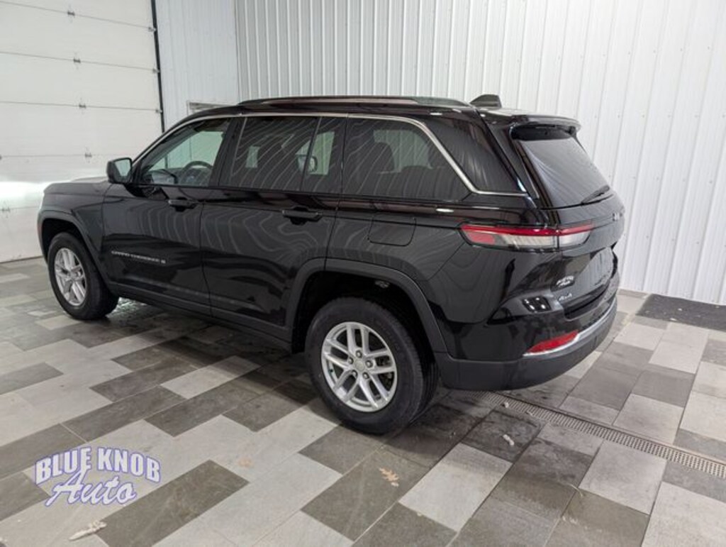 Used 2023 Jeep Grand Cherokee Laredo SUV