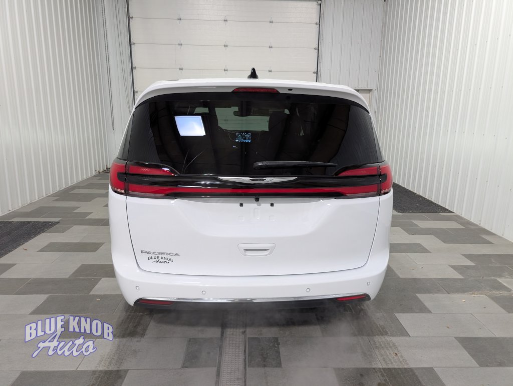 Used 2026 Chrysler Pacifica Select Minivan/Van