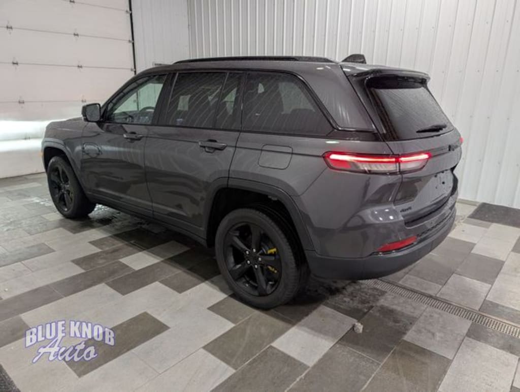 Used 2023 Jeep Grand Cherokee Limited SUV