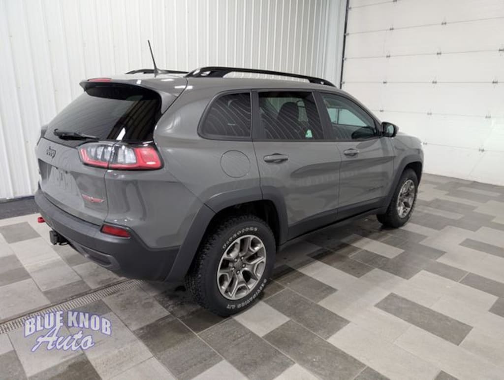 Used 2022 Jeep Cherokee Trailhawk SUV