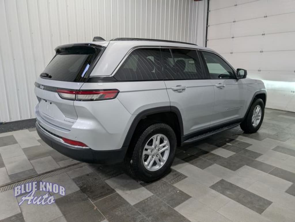 Used 2023 Jeep Grand Cherokee Laredo SUV