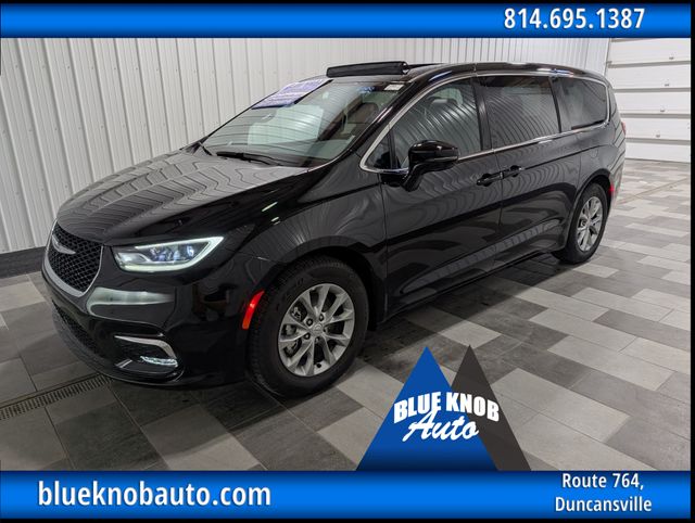 2026 Chrysler Pacifica Limited's photo