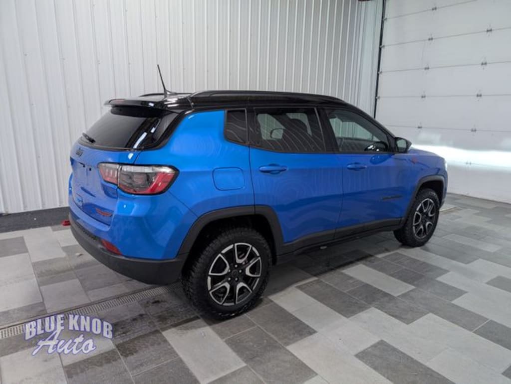 Used 2025 Jeep Compass Trailhawk SUV