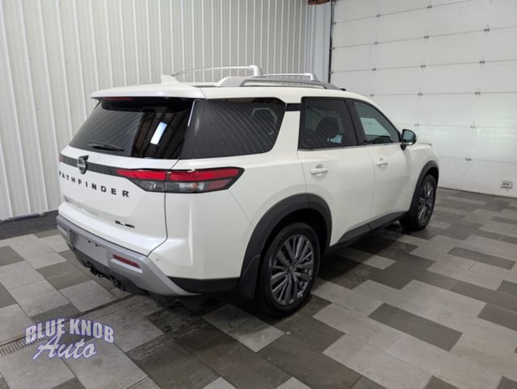 Used 2024 Nissan Pathfinder SL SUV