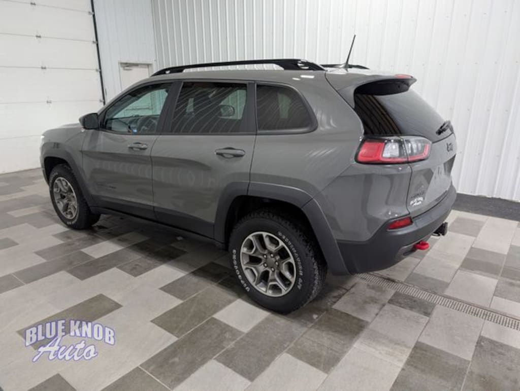 Used 2022 Jeep Cherokee Trailhawk SUV