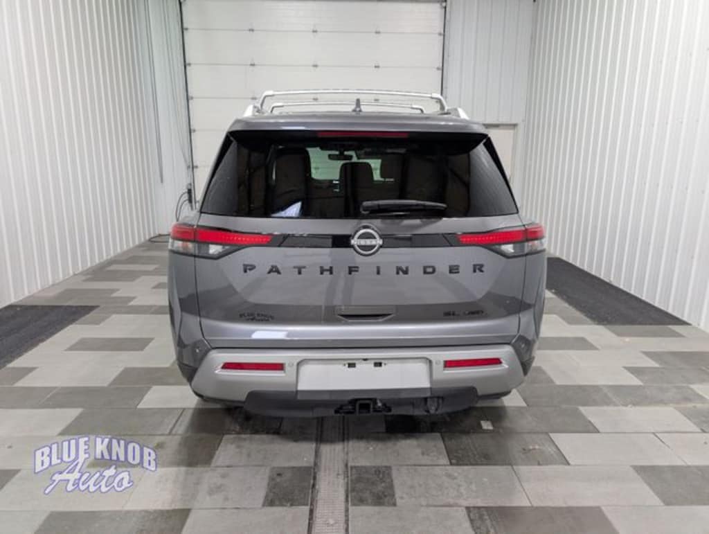 Used 2023 Nissan Pathfinder SL SUV