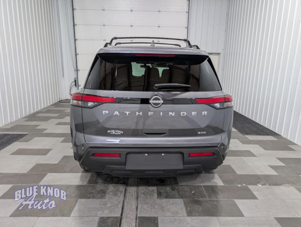 Used 2025 Nissan Pathfinder SV SUV